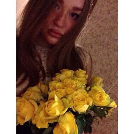 NestNovokNadej's profile picture. Стакан любителя тавтологии наполовину ополовинен.