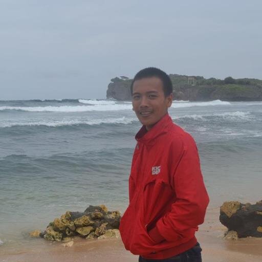 Dental Nurse at Health Politechnic of Semarang | Sayang bapak ibu adek ♥ | @emasulistyoran1 ♥
