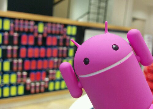 最新のAndroid™ 4.4を搭載した「 Nexus 5 」が自由に体験できるショールームが期間限定OPEN！
ご来店のお客様にはCoffee & KIT KAT®をプレゼント♪待ち合わせスポットとしてご利用ください！
■営業時間11:00-20:00