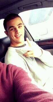 toussaint132's profile picture. 