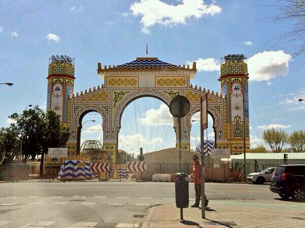 Cuenta de twitter dedicada a la primavera de sevilla, sobre todo a la Semana Santa y a la feria, también organizamos fiestas