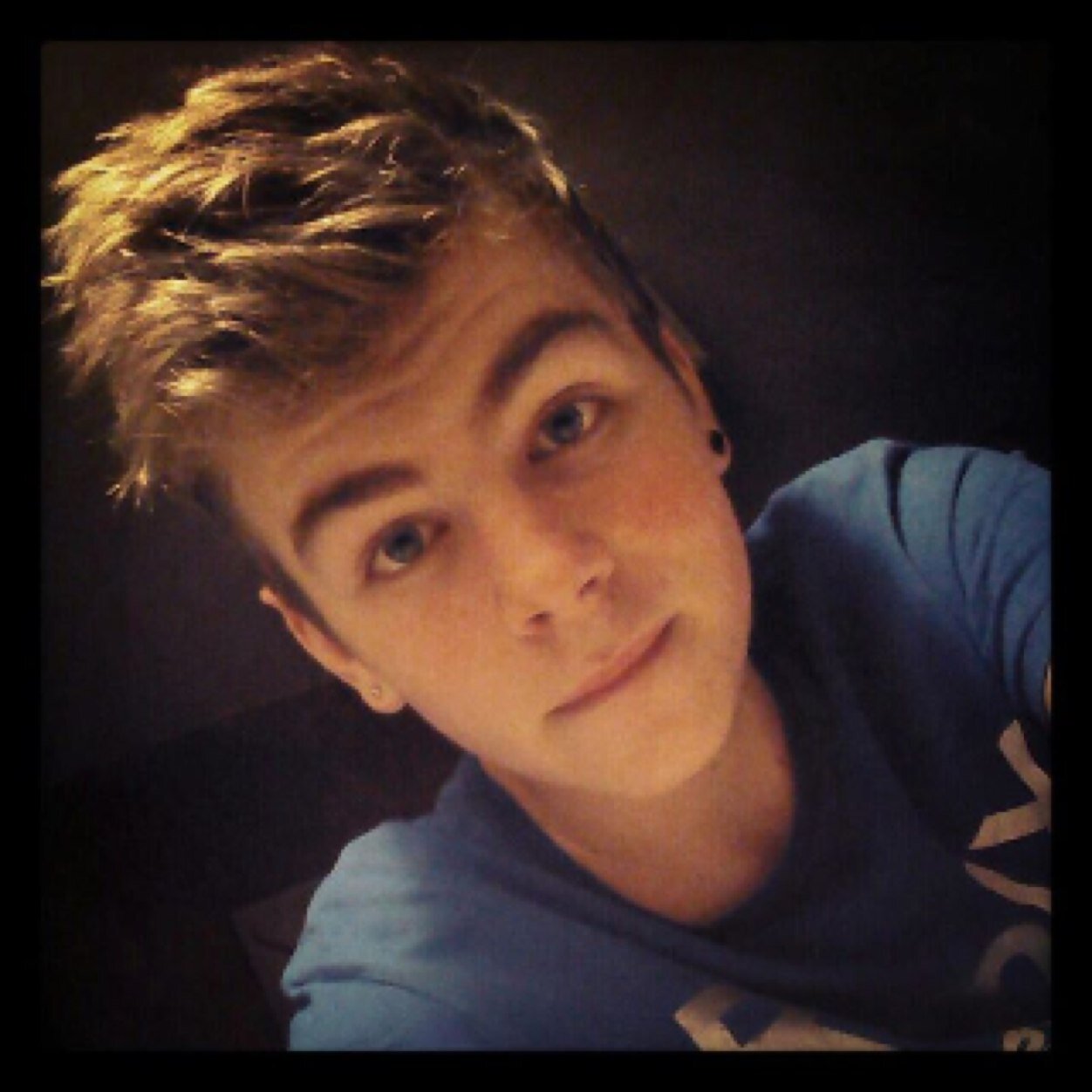 Promis je ne mords pas. Je te ferais juste des bisous. ♡ #navy #marshall #cauetfamilly #famelie