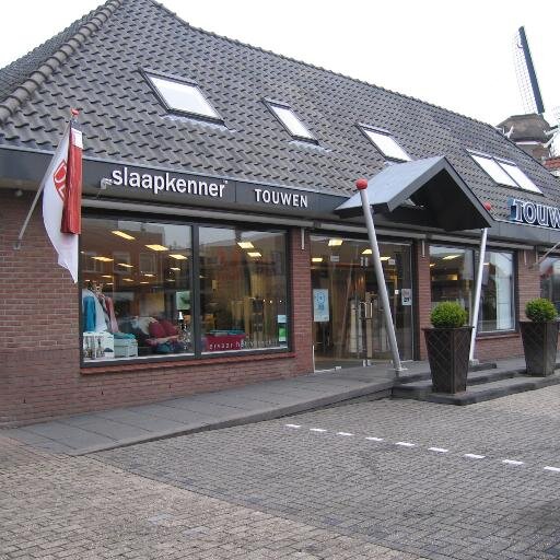 binnenhuisadviseur,ondernemer,enthousiast,genieten van blije opdrachtgevers, christen,wijntje,eten...