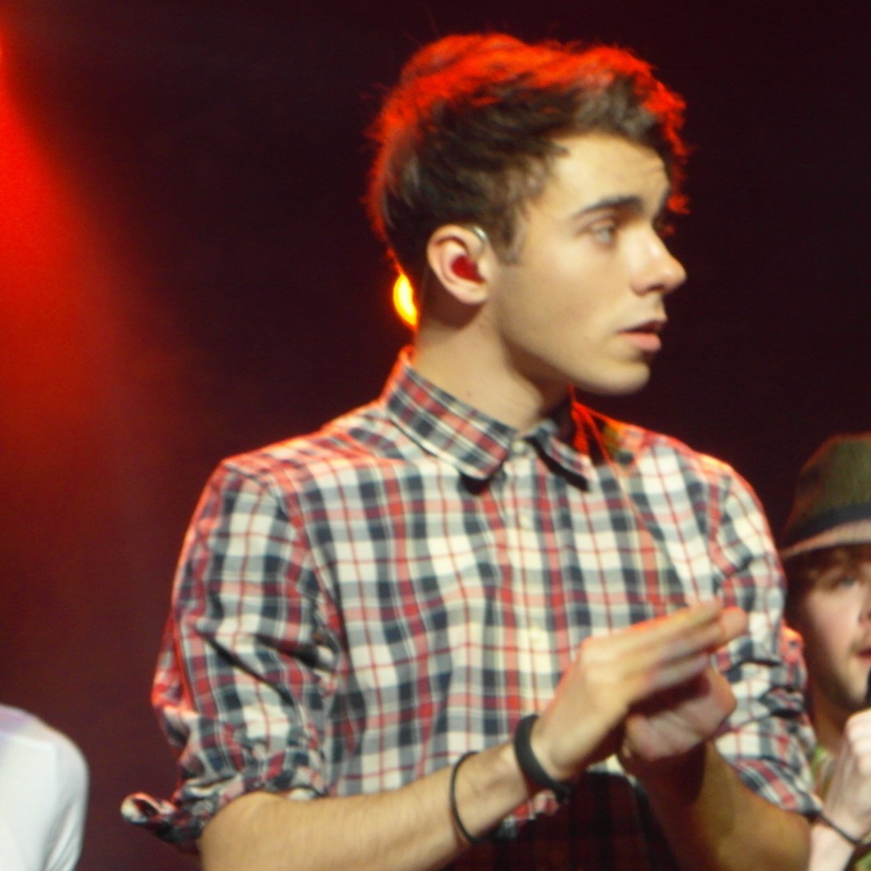 Lina, 23 @thewanted followed me 24/1/2012
