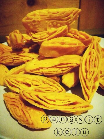 PangsitKejuElly's profile picture. ♥A SPECIAL TREAT FOR CHEESE LOVERS♥ Pangsit Keju yang renyah & kejunya berasssaaa bangettt!!! ★★★★★ For Order please contact  2B512D7A || PH/WA: 087825754545