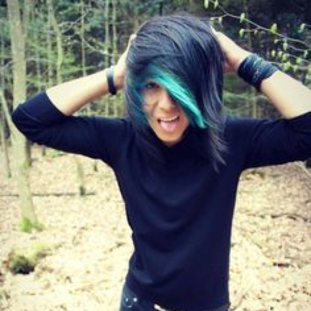 Im shadow...i like to be mysterious ;) 
Dm me babe?