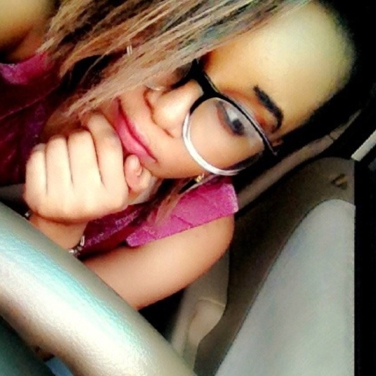 Beautiful And Different(B.A.D). i come with a side of trouble but, thats what makes me UNIQUE. I Tweet feelings, sarcasm, Common sense, Love #Teamfollowback