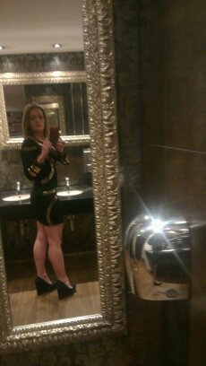 pollynadam's profile picture. 