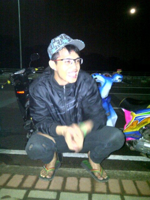 Simple,, apa ada'a,,
 single,,085782176945,,                  pin bb : 23400155..
                  JANGAN BIARKAN OTAK KITA SADAR . . .
 LOKSOY TERUSS...?