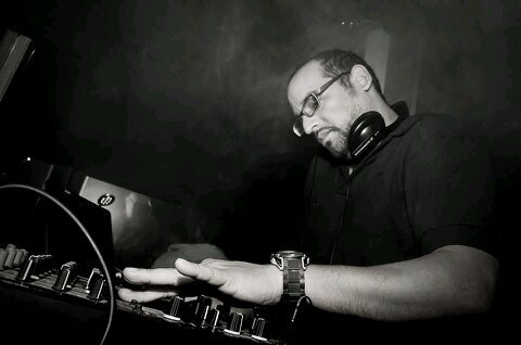 Apasionado de la Música y la Fotografía.
Lo que comenzó como un hobby hoy es parte de mi vida laboral.