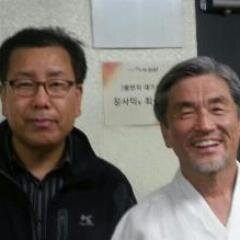 지방자치제란 지역의 현안 사항을 자체적으로 해결하는데 그 주 목적이 있습니다. 
충주농업포럼은 충주농업인이 참여하여 미래지향적 시장지향적인 지역 맞춤형 정책 설계 및 반영하여 경제적으로 성공한 농업인 행복한 농업인이 되기위함이며 농업분야에서 진정한 지방자치를 실현하려는 모임