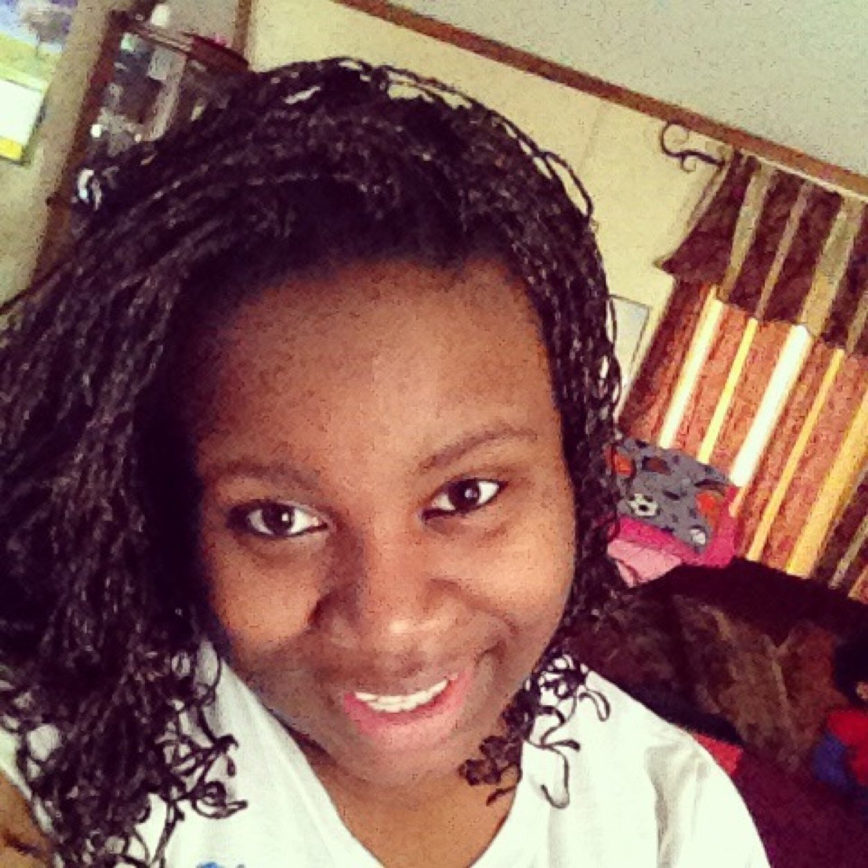 Hey im marissa im 16 years old live in montgomery, love and praise the LORD and i Love my family and friends. Folliw me on instagram @marissaholmes16
