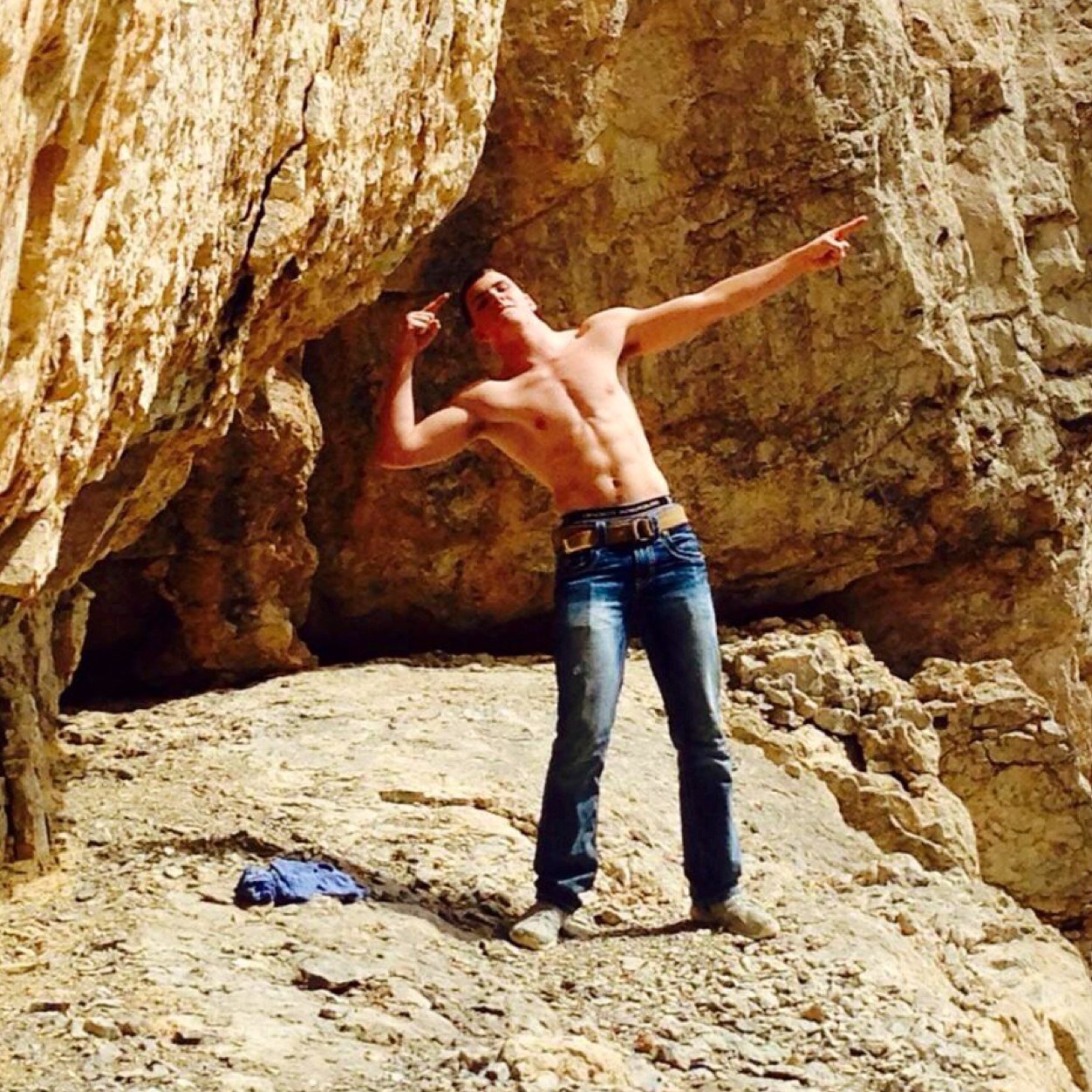 Acaudillswagg's profile picture. My hobbies are hunting,and fishing i pack fat dips and im taken by a beautiful girlfriend