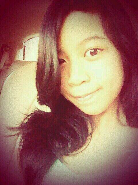 Follow @reina_lee12