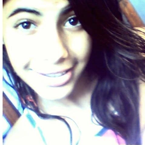 EvaLuquete's profile picture. Seja livre, seja você mesmo, aquele que tenta agradar a todos, morre cheio de arrependimentos. 

Luquete ♥