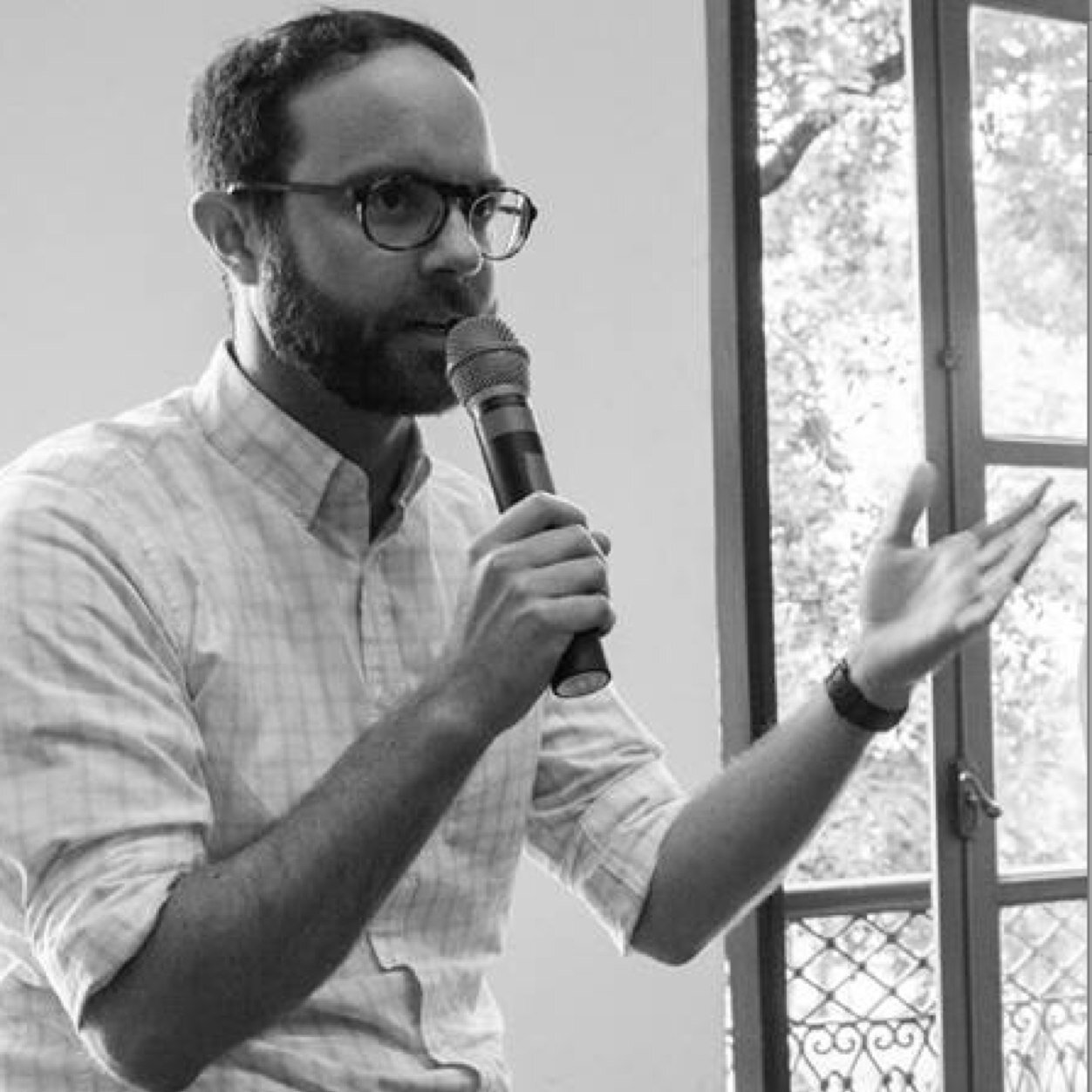 thomasebassett's profile picture. cities, buses, Latin America, sweet treats.