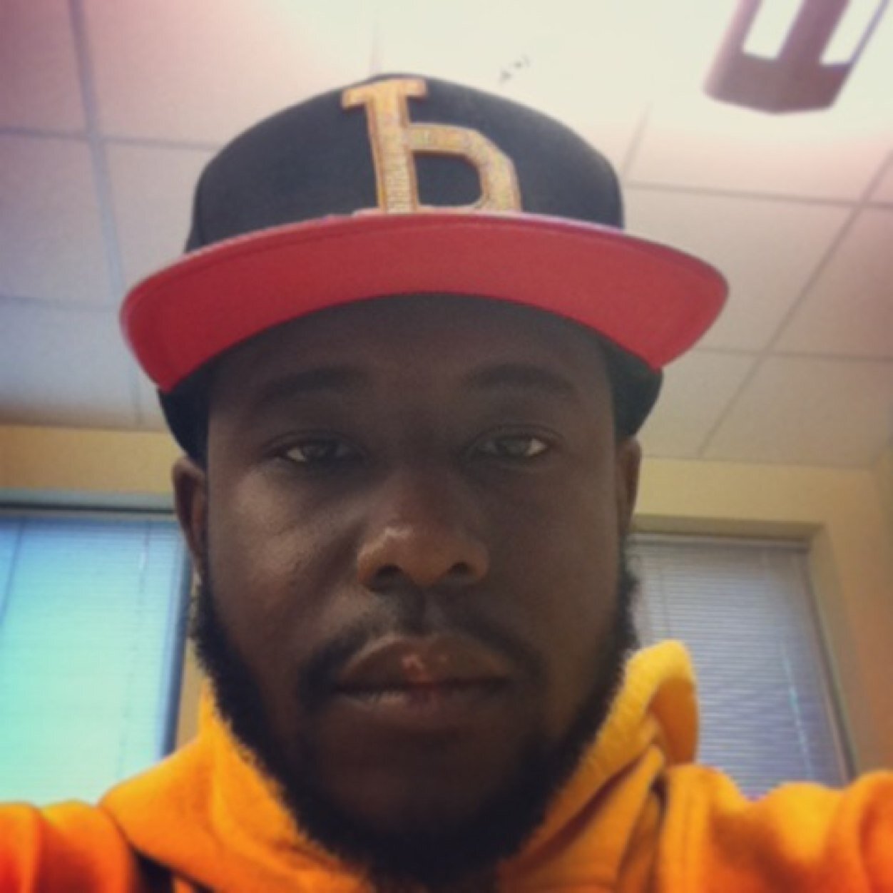 #ΦΜΑ Lyrical Translator of the ancients. Rhythmic composer of the stars. King of the Sun #Tr3On3Fifth #Hotep http://t.co/yxZTTeLJDX