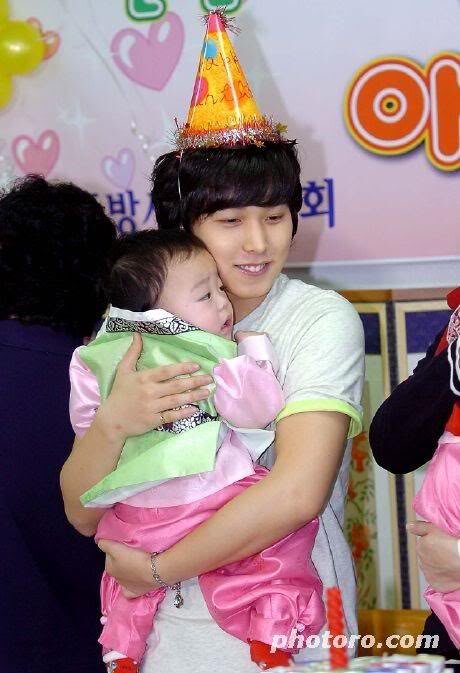 annyeong sungmin superjunior imnida! 86L | yaoi | strawberry,pink,bunny,pumpkins my fav!