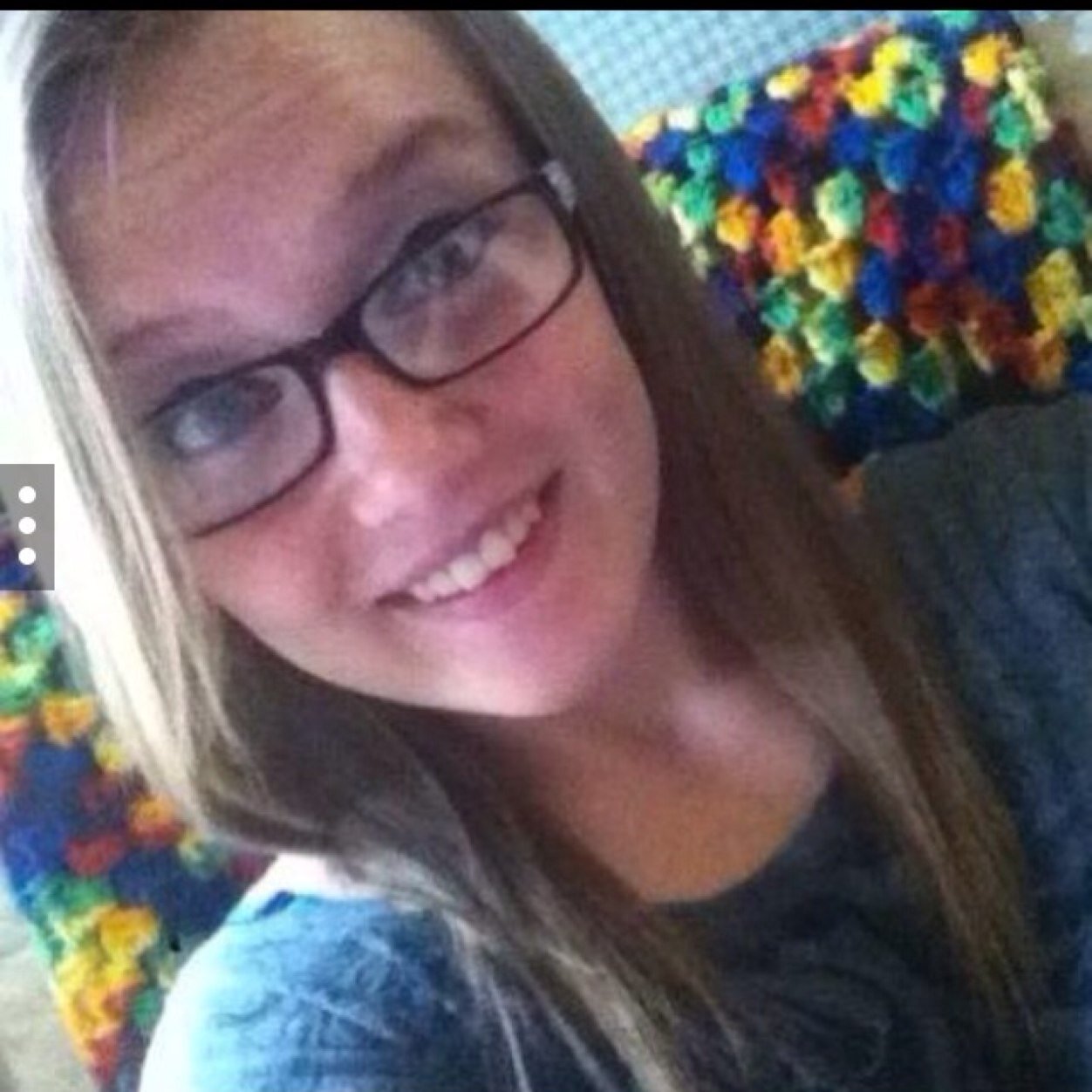 Hi I'm Sara. Im 1⃣6⃣. Freshiiee. Singlee. ✌️ Clinton High School Follow me on instagram; itssaraa03 I blow them candles out March 1⃣1⃣th