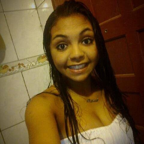 Vem fazendo meus dias mais felizes desde 2012, n tem palavras q possam explicar oq eu sinto por ela, só sei q vou levar cmg p smp TEAMO NEGA / @pandinhaa_a aqui