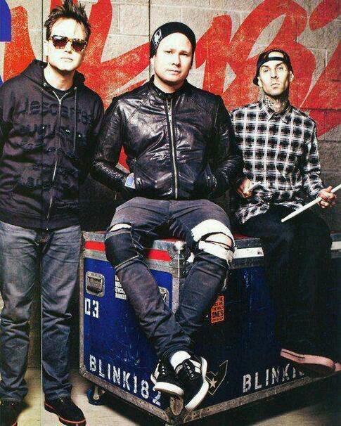 Cuenta dedicada a blink-182 en Paraguay. Toda la información, fotos, videos, curiosidades, etc. Desde 1992 creando perfección! #21YearsOfblink182