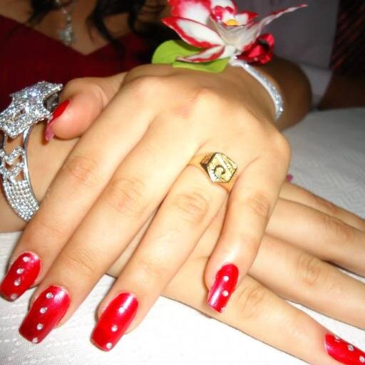 valeriaaguinag1's profile picture. 