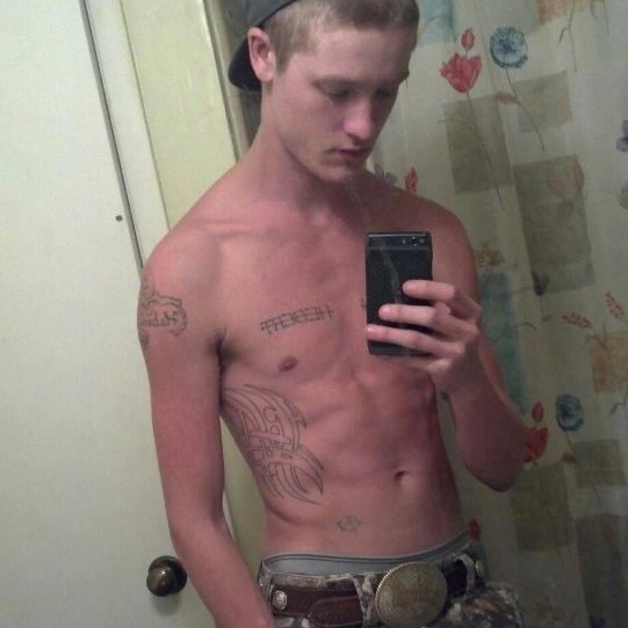 hebertaaron37's profile picture. 