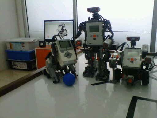 Melatih logika berpikir & penyelesaian masalah dengan media robot. CP : Aji | 085206881488 |