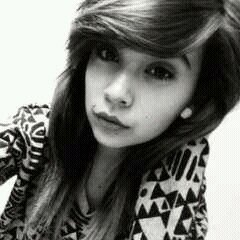 im cute funny n i speak my mind im a lay bk person n fun to b around i hate messy bitches n if u lame dnt kick it wit me