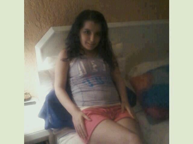 My Name Is Cammie Groves..I'm 21 Years Old..