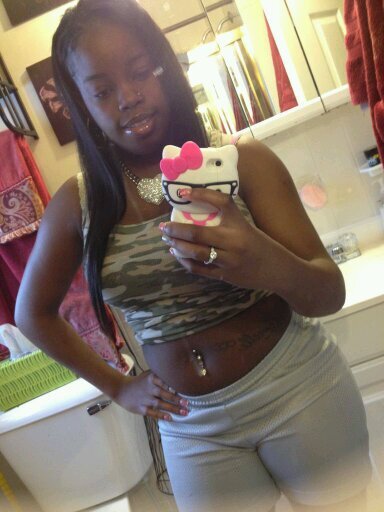 Height:5'2 Age21 status:Married to the most amazing guy ever Carlton Metcalf Est 11-9-11