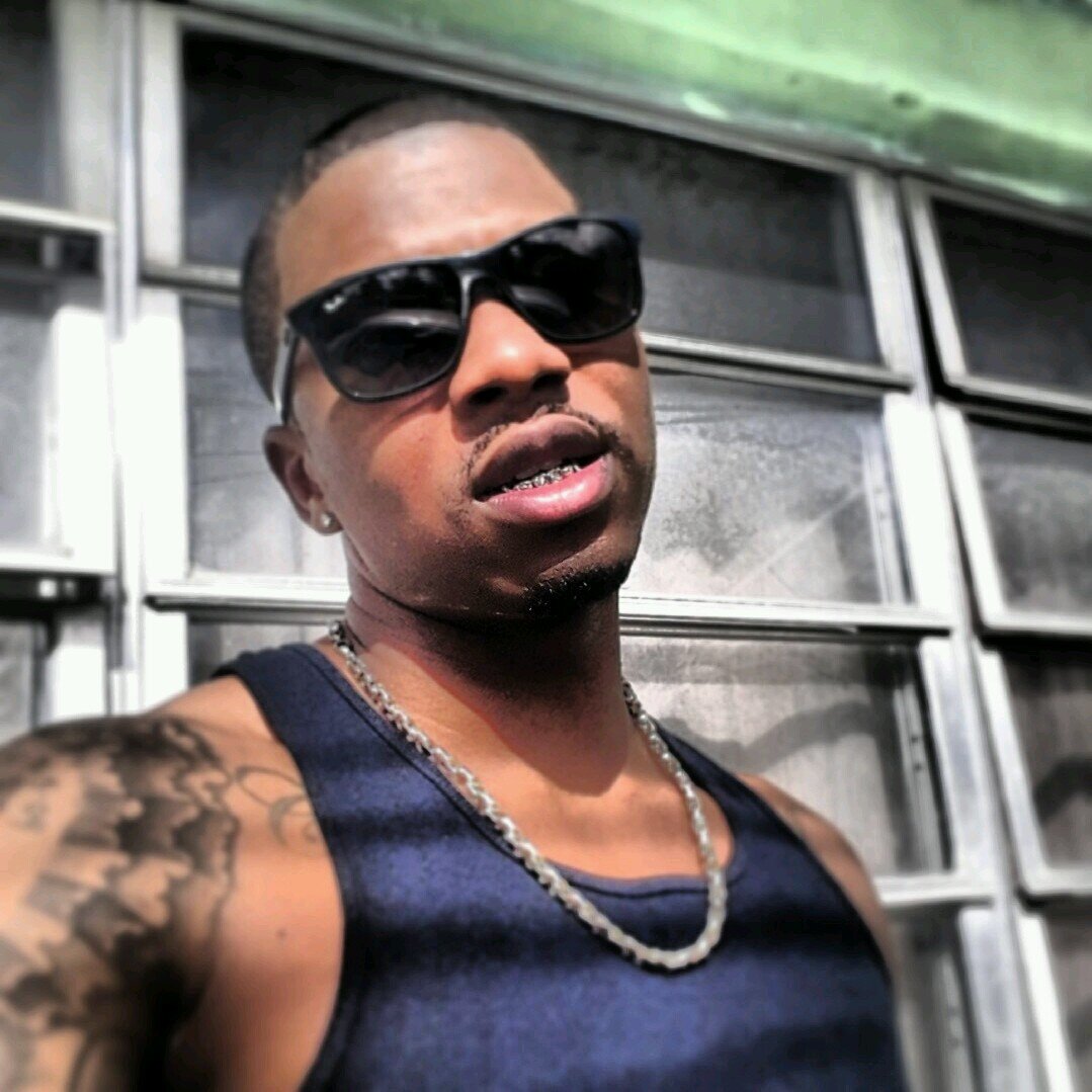 CornzDaht's profile picture. #Teamleo #Teamflo #Teamlakers #TeamFollowBack Instagram : cornzdaht Skype: cornzdaht