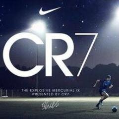 @Cristiano mas que un jugador mas bien es una leyenda.