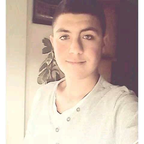 Simplicity is the key. Alaeddine/15 ans/Gamer/Collegien/E-Sniping Player/ Je suis actuellement en recherche d'un Roster  E-S qui mix souventsur bo2./ Slayer/