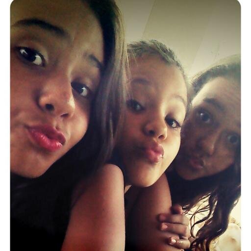 _TFlovers's profile picture. Official fan club of the band true friends! @TrueFriendsTF @MaluAOficial @Cellycosentino @Livi_limac