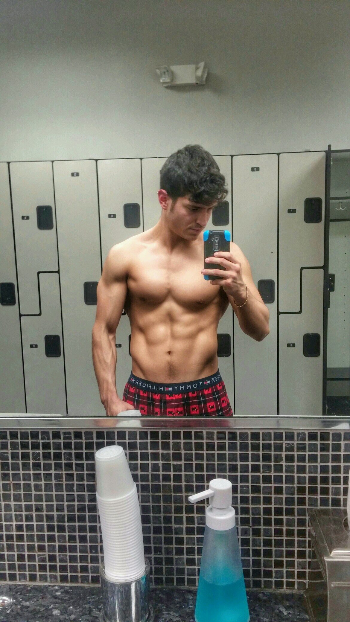 _MiguelCarrera's profile picture. IG @mig_nificence