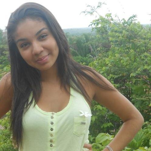 Brazilian Beauty & Fashion Blogger. Bertioga- Sp
http://t.co/XmYSUQgel9