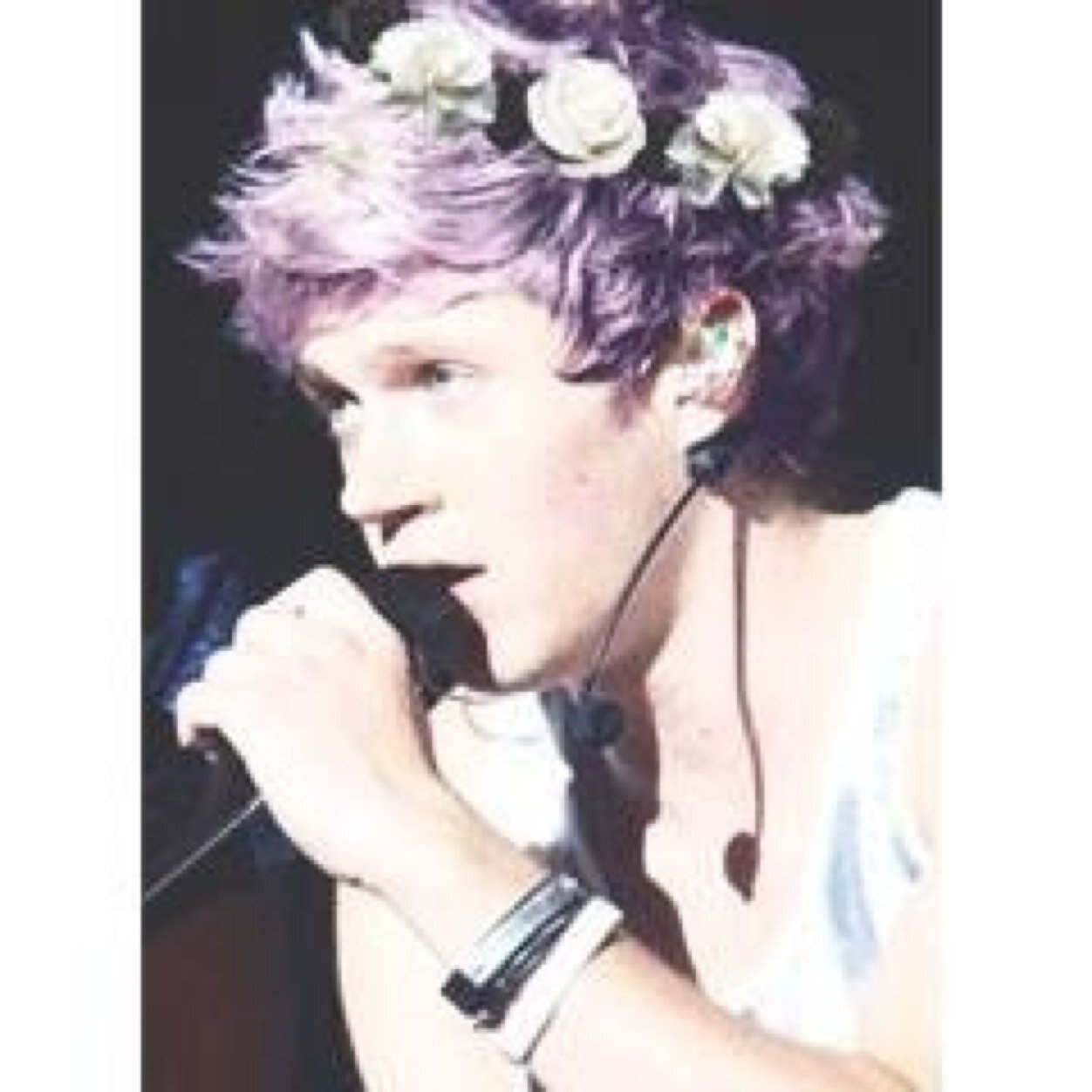 FOLLOW~~~~ @zayngirI1D