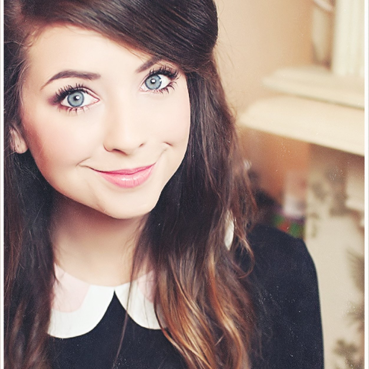 obsessed with zoella my favorite youtube blogger, my twitter is offically about zoella:* fan account!3
 offical account @ZozeeBo