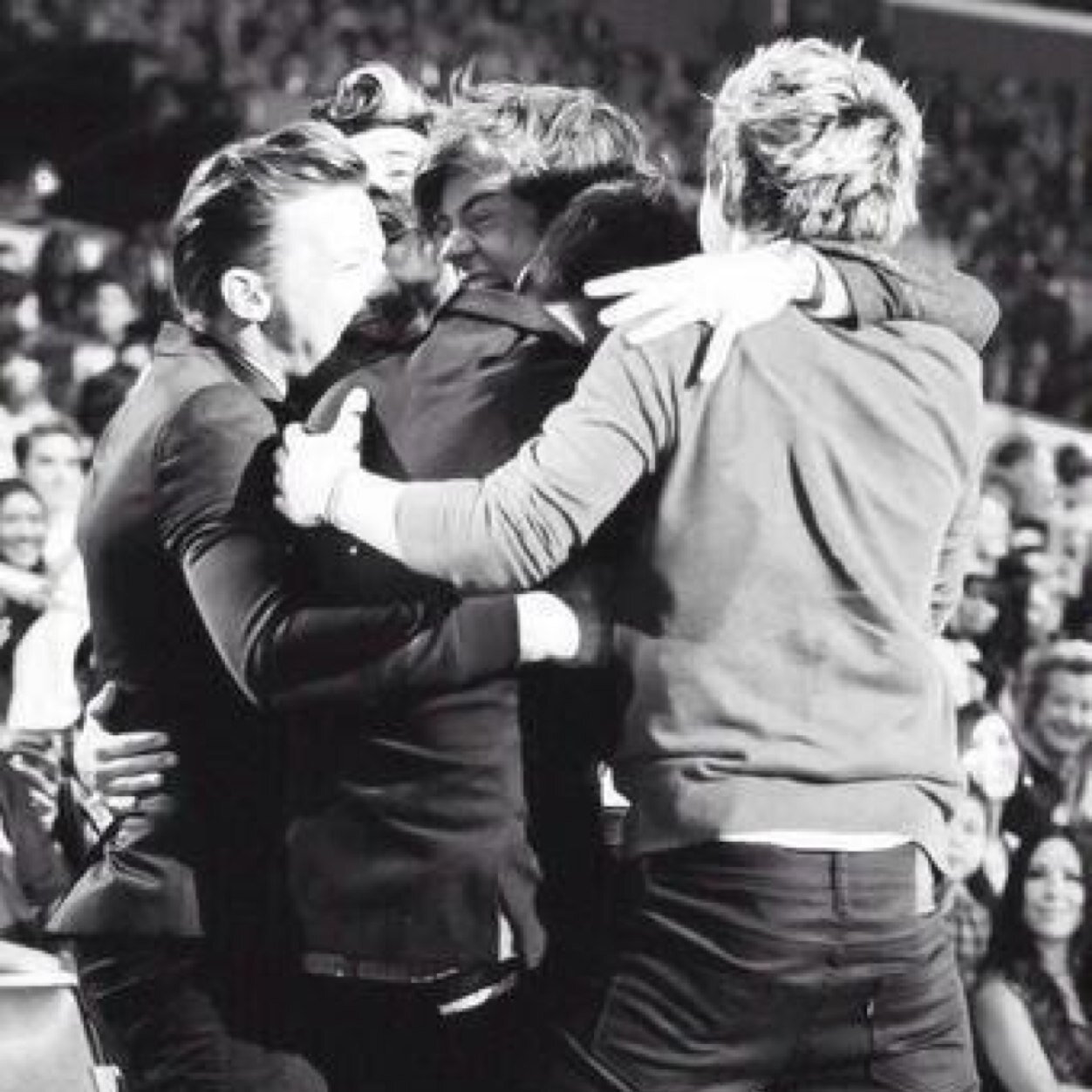Vendo 2 entradas en grada para el WWAT en Madrid el 10 de Julio. Cualquier interesado MD. Follow back.