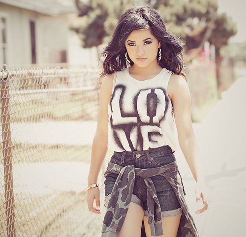 A Normal Teenage Girl Living a Normal Life Until I met Becky G. Nothing was The same After That.Follow I Follow Back Thanks. :)