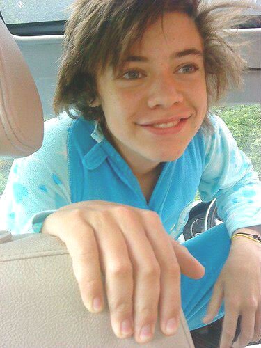 free follow from @hurtnarry follow her