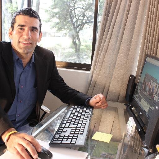 Periodista Director de Red Central Comunicaciones Estratégicas. Coordinador de medios locales, asesor en comunic politica y autor del proyecto Red Interactivos.