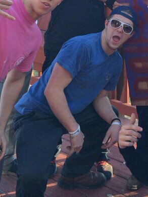 bagelbitesJoey's profile picture. Shout out to Marlboro, boning sloots, vodka, and McDick's #MyLifeIsJoe #JT