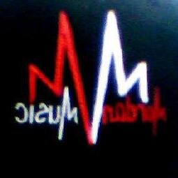 me gusta la musik  soy presidente del fanclud de @eddyyhenry Colombia vivo de fiesta y q el q me critique q primero vea lo q el hace