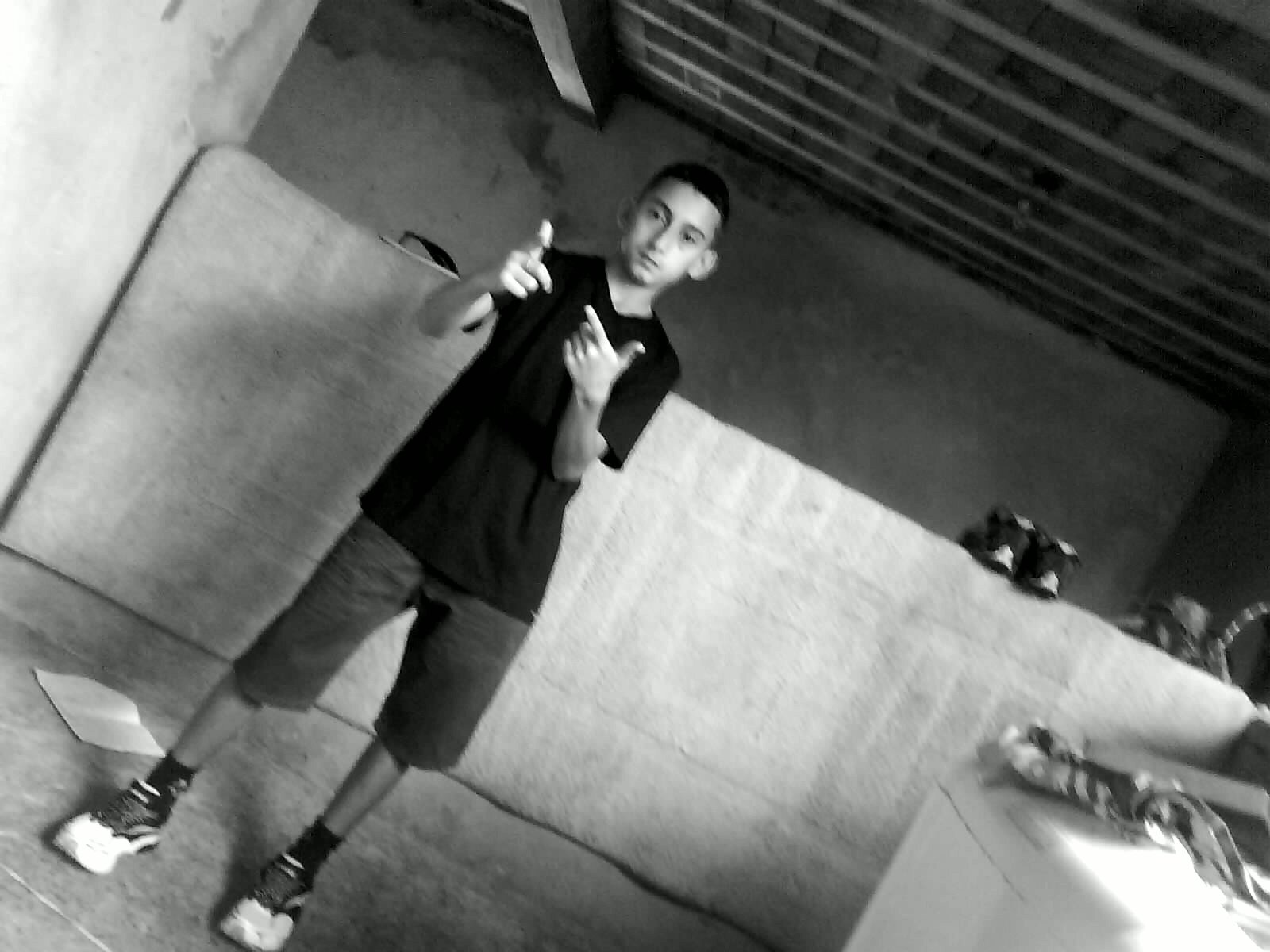 amo futebol,praia,igreja,,picinas e come muinto kkkkkk
