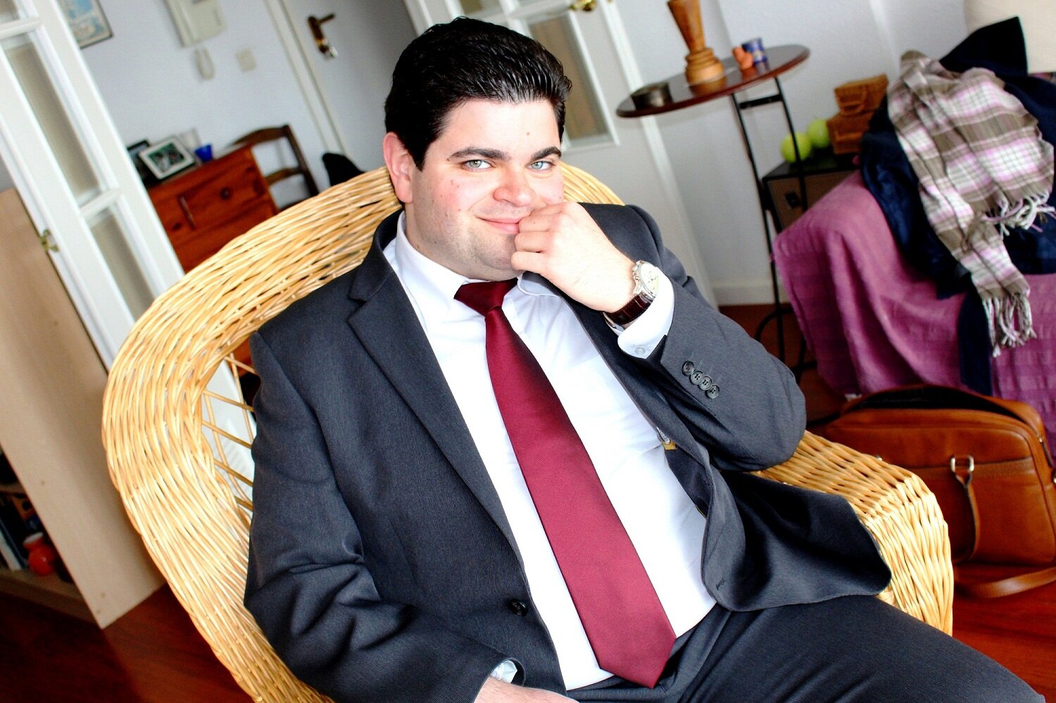 samisaurusrex1's profile picture. Informático trabajando en 2K Games, amante de la sci-fi y las crêpes. Hablo Francés, Español, Inglés nivel avanzado-nativo entre otros idiomas.