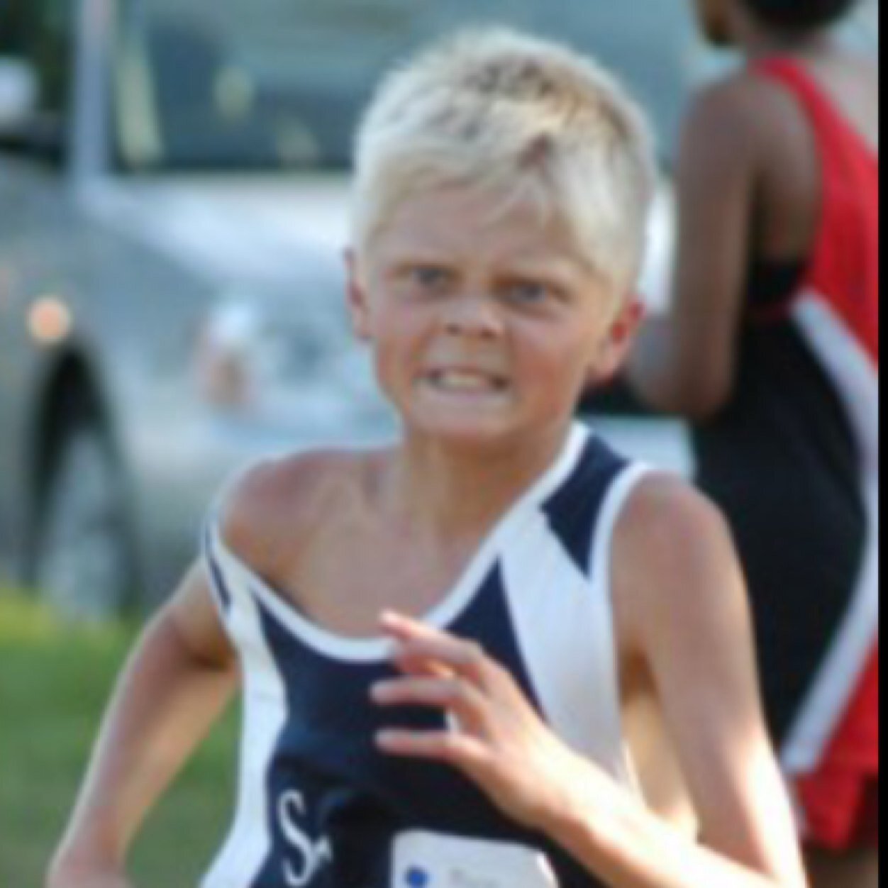 Notdrewelofson's profile picture. And this isnt drew elofson