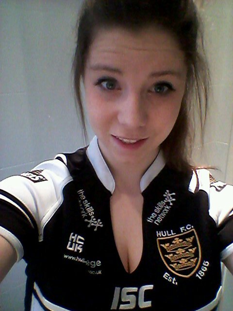 Olly Murs, @OFFICIALW1LSON
rugby league; hull fc
i follow back!