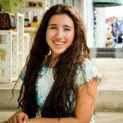 Blogger behind The Beautiful Fool where I write about life and my unhealthy obsessions with Netflix and shoes.